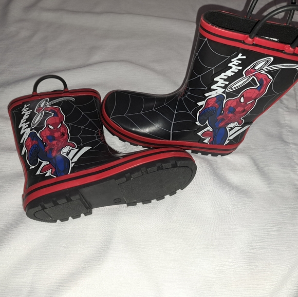 water boots, for children, size 2, from the Marvel spiderman brand - Picture 4 of 7